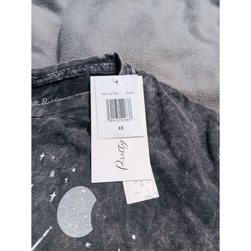 Pretty Rebellious XS Black Gray Celestial Desert Moon Graphic Tee NWT - Picture 2 of 5